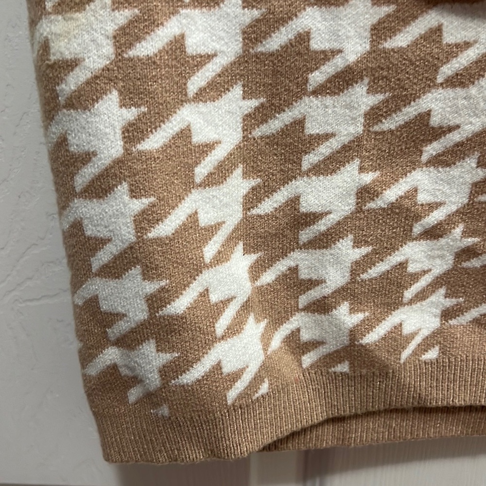 Altard State Houndstooth Knit Vest size medium - Picture 3 of 6